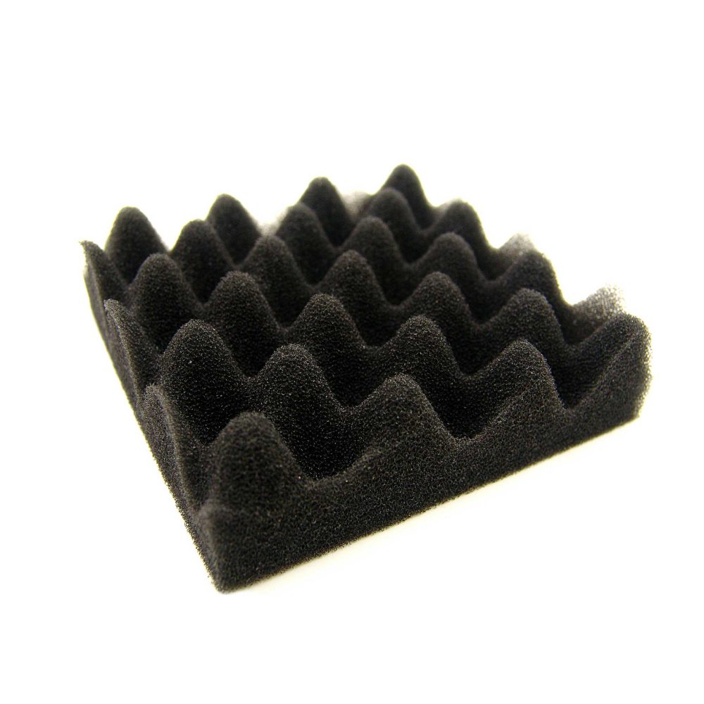 Planchas Air-Foam de espuma de poliuretano con acabado perfilado tipo “huevera”, diseñadas para ofrecer mayor absorción de impactos, aislamiento acústico y protección en embalajes o interiores técnicos.