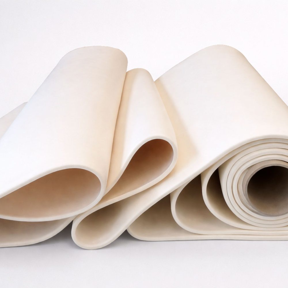 Material de silicona blanca, flexible y de superficie lisa.