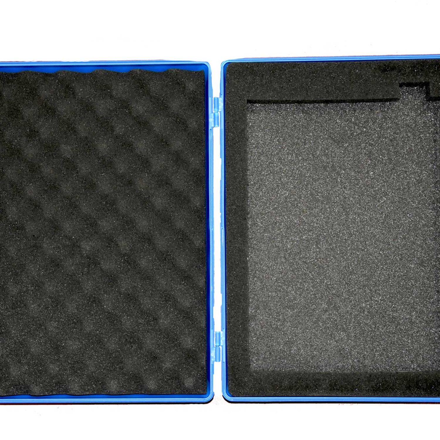 Maletines con interior de espuma diseñados para ofrecer máxima protección y sujeción, ideales para el transporte seguro de equipos y productos delicados.